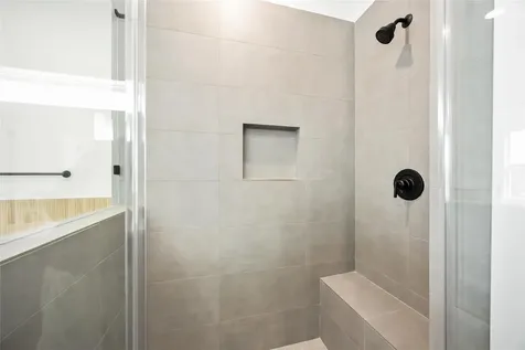 6735 Peerless Street C Houston TX 77021