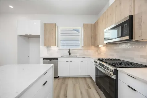 6735 Peerless Street C Houston TX 77021