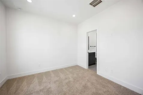 6735 Peerless Street C Houston TX 77021