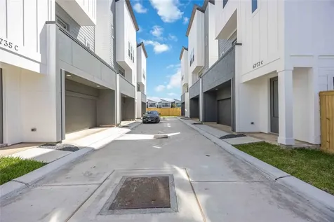 6735 Peerless Street C Houston TX 77021