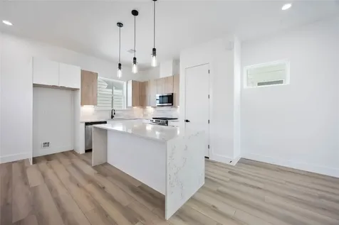 6735 Peerless Street C Houston TX 77021