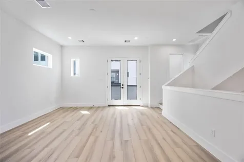6735 Peerless Street C Houston TX 77021