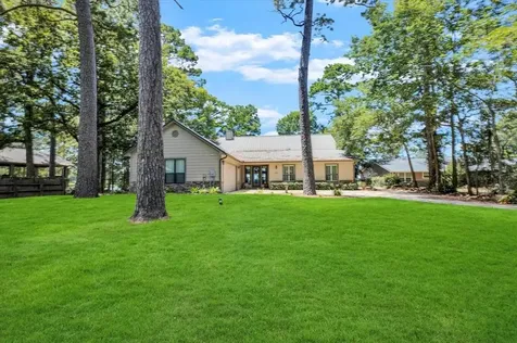 235 Island Drive Livingston TX 77351