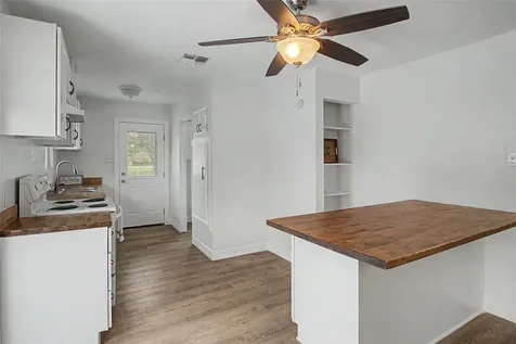 6315 Avenue T Santa Fe TX 77510
