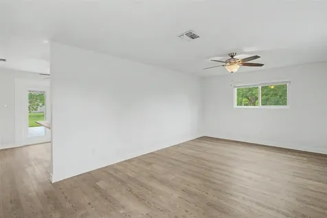 6315 Avenue T Santa Fe TX 77510