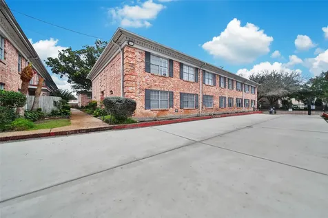 2822 Briarhurst Drive 45 Houston TX 77057
