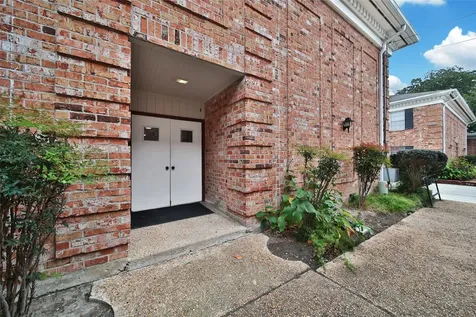 2822 Briarhurst Drive 45 Houston TX 77057