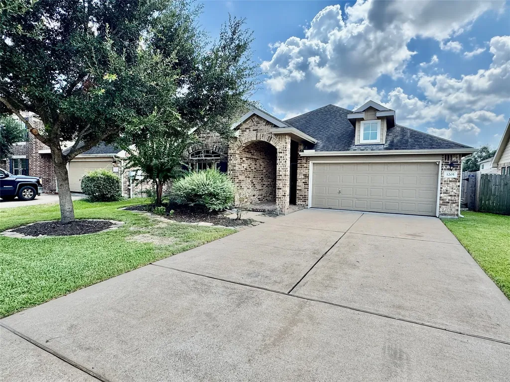 1205 Quarterhorse Drive Alvin TX 77511