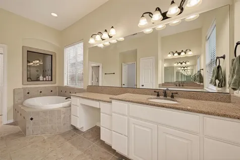 6935 Tiedmann Park Way Sugar Land TX 77479