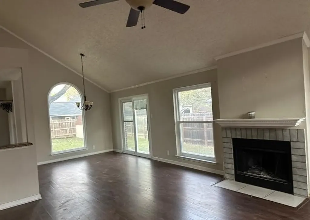 3917 Ogelthorpe Schertz TX 78154