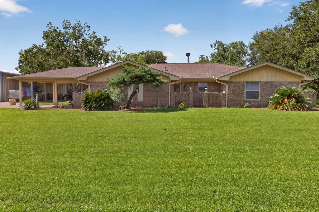 1228 Cook Road Winnie TX 77665