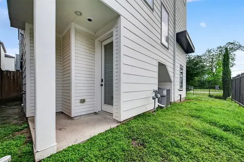 2714 Nagle Street Houston TX 77004