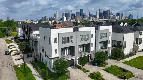 2714 Nagle Street Houston TX 77004