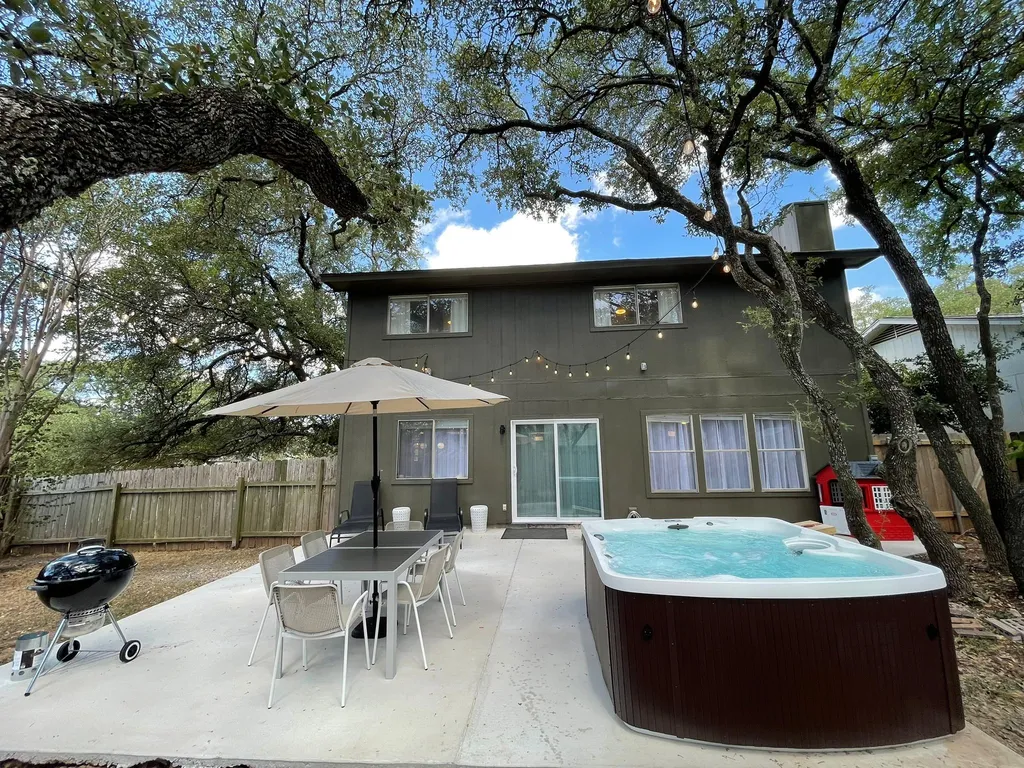 12001 Trianon Lane Austin TX 78727