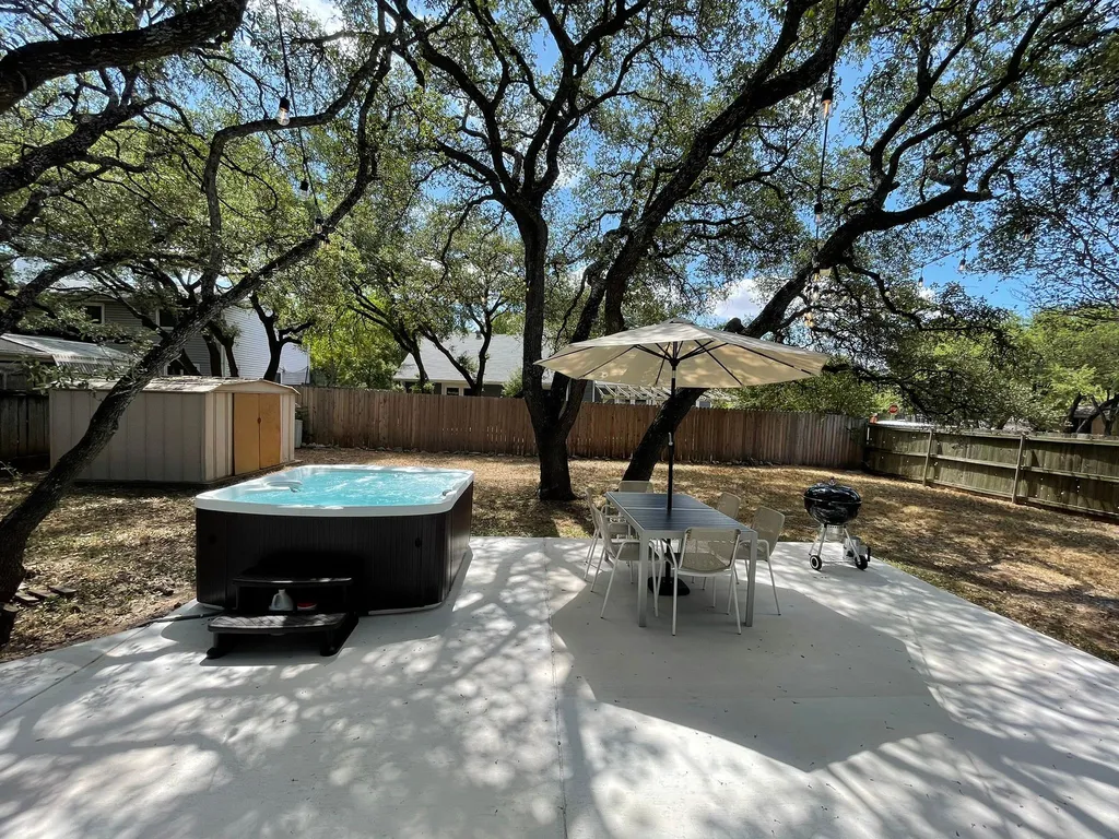 12001 Trianon Lane Austin TX 78727