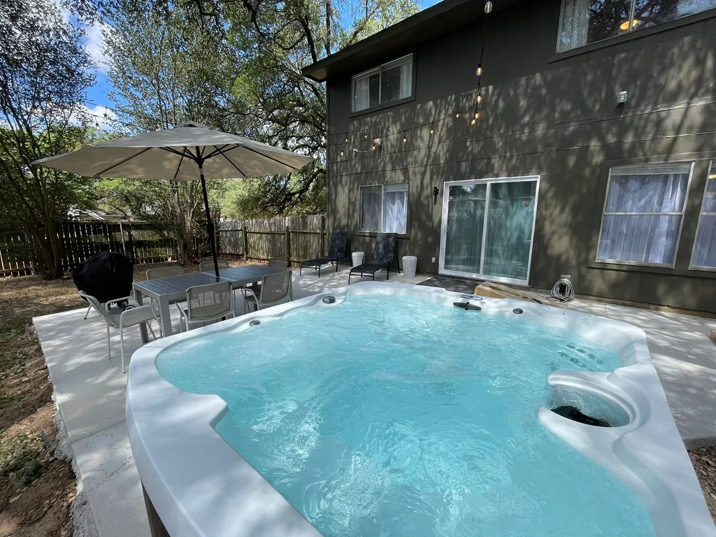 12001 Trianon Lane Austin TX 78727