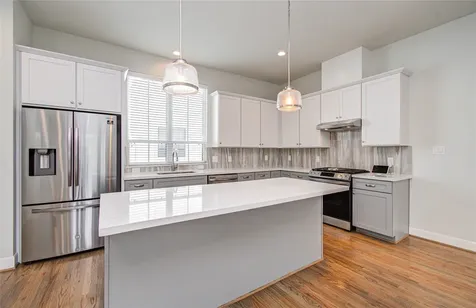 2818 Grand Fountains Drive B Houston TX 77054
