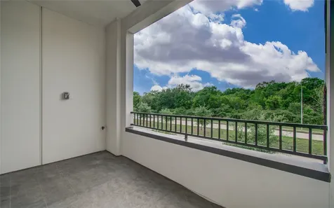 2818 Grand Fountains Drive B Houston TX 77054