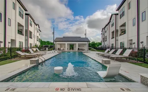 2818 Grand Fountains Drive B Houston TX 77054