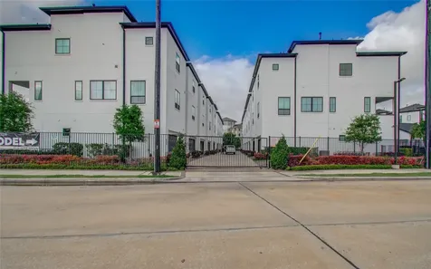 2818 Grand Fountains Drive B Houston TX 77054