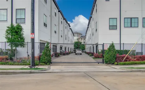 2818 Grand Fountains Drive B Houston TX 77054