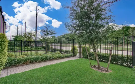 2818 Grand Fountains Drive B Houston TX 77054