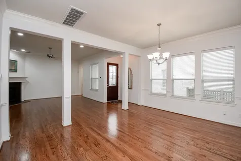 155 White Drive Bellaire TX 77401
