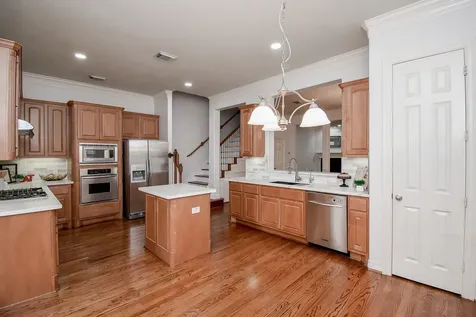 155 White Drive Bellaire TX 77401