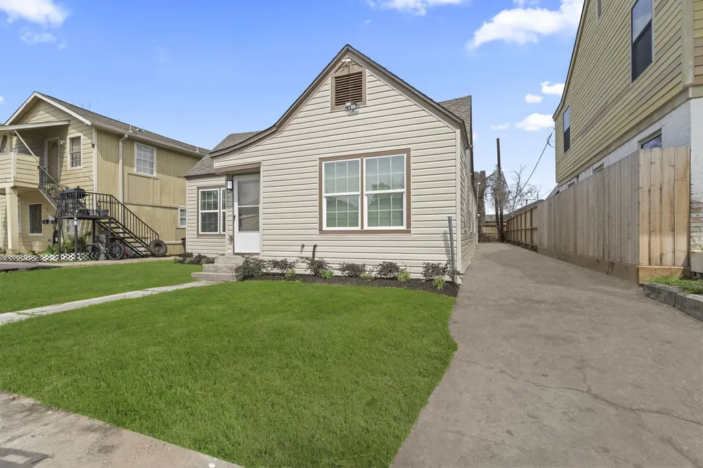2817 Winbern Street Houston TX 77004