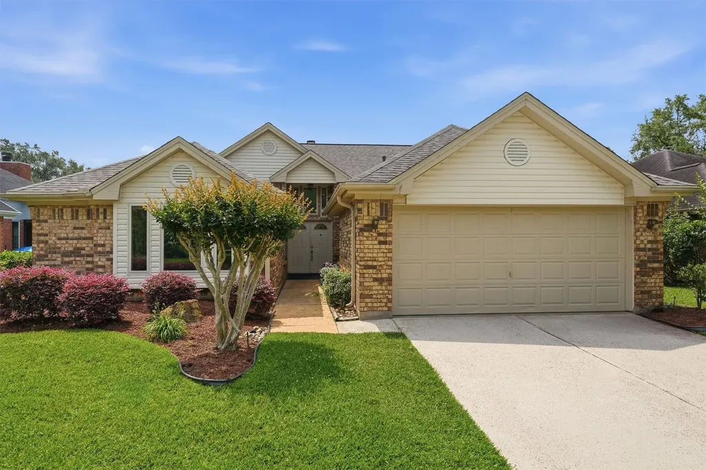 3206 N Peach Hollow Circle Pearland TX 77584