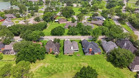 3206 N Peach Hollow Circle Pearland TX 77584
