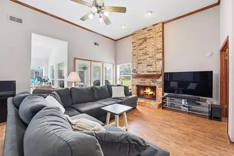 3206 N Peach Hollow Circle Pearland TX 77584