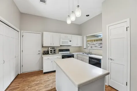 3206 N Peach Hollow Circle Pearland TX 77584