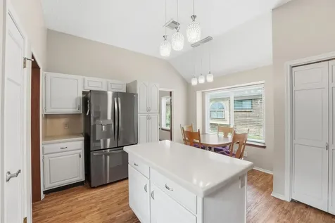 3206 N Peach Hollow Circle Pearland TX 77584