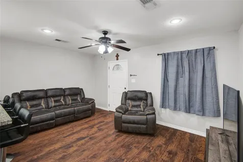 1011 11th Street N Texas City TX 77590