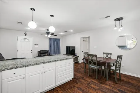 1011 11th Street N Texas City TX 77590