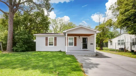 1011 11th Street N Texas City TX 77590