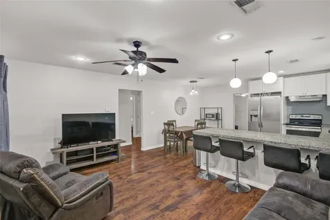 1011 11th Street N Texas City TX 77590