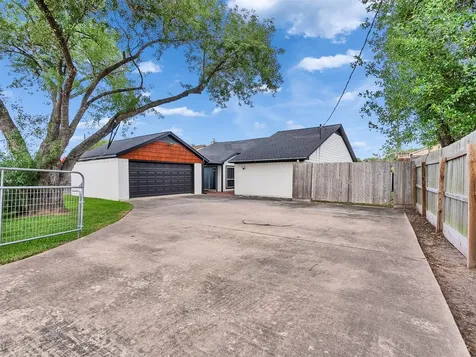 2703 Shady Lane Webster TX 77598