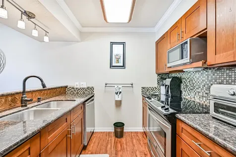 7060 N Holiday Drive Galveston TX 77550