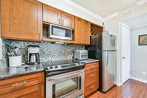 7060 N Holiday Drive Galveston TX 77550