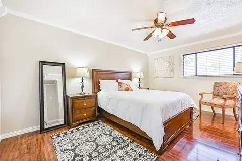 7060 N Holiday Drive Galveston TX 77550