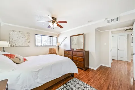 7060 N Holiday Drive Galveston TX 77550