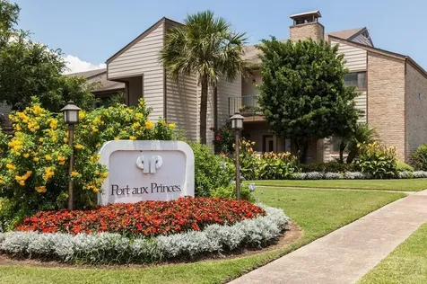 7060 N Holiday Drive Galveston TX 77550