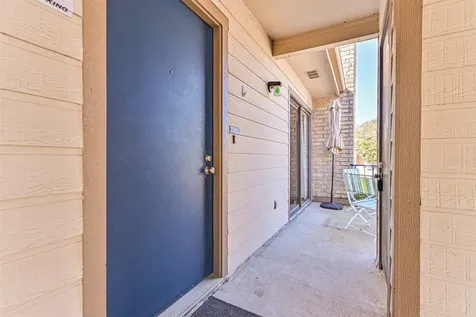 7060 N Holiday Drive Galveston TX 77550