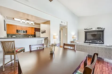 7060 N Holiday Drive Galveston TX 77550