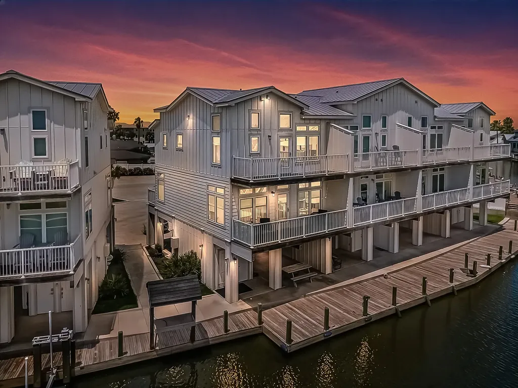 38 Mazatlan Drive 11 Rockport TX 78382