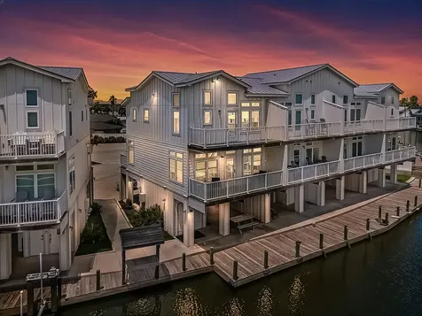 38 Mazatlan Drive 11 Rockport TX 78382