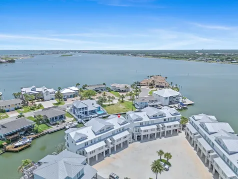 38 Mazatlan Drive 11 Rockport TX 78382