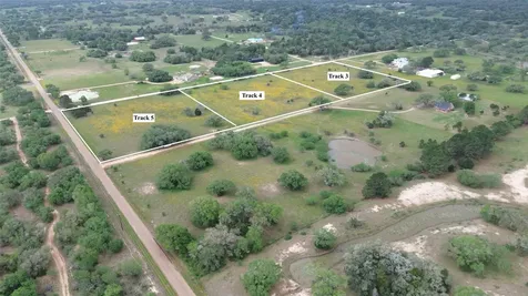1178 Cr 105 Columbus TX 78934